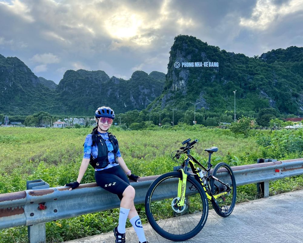 Cycling-to-visit-Bong-Lai-valley