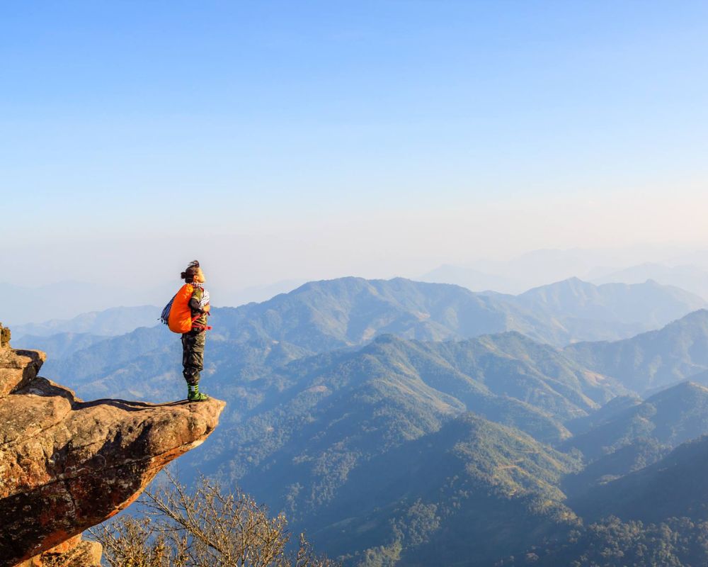 Pha-Luong-Peak-at-Moc-Chau