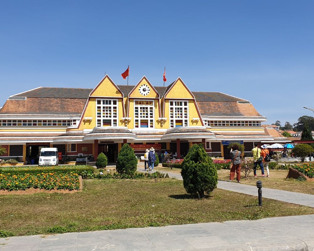 Dalat-Railway-station-2