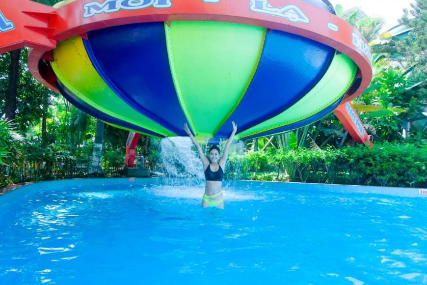 Dam Sen Water Park: Travel Guide 2025