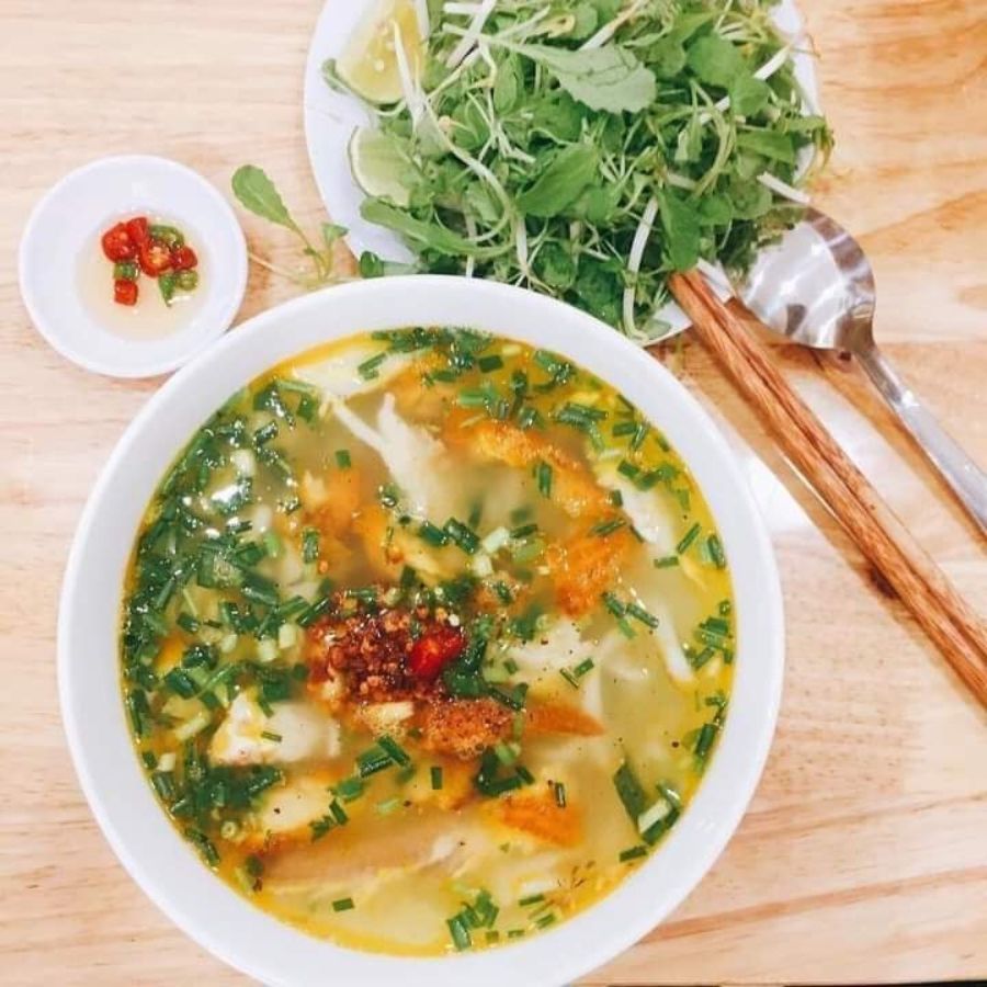 Banh-Canh-Ca-Loc