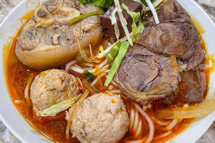 Top 15+ Best Food In Hue Vietnam