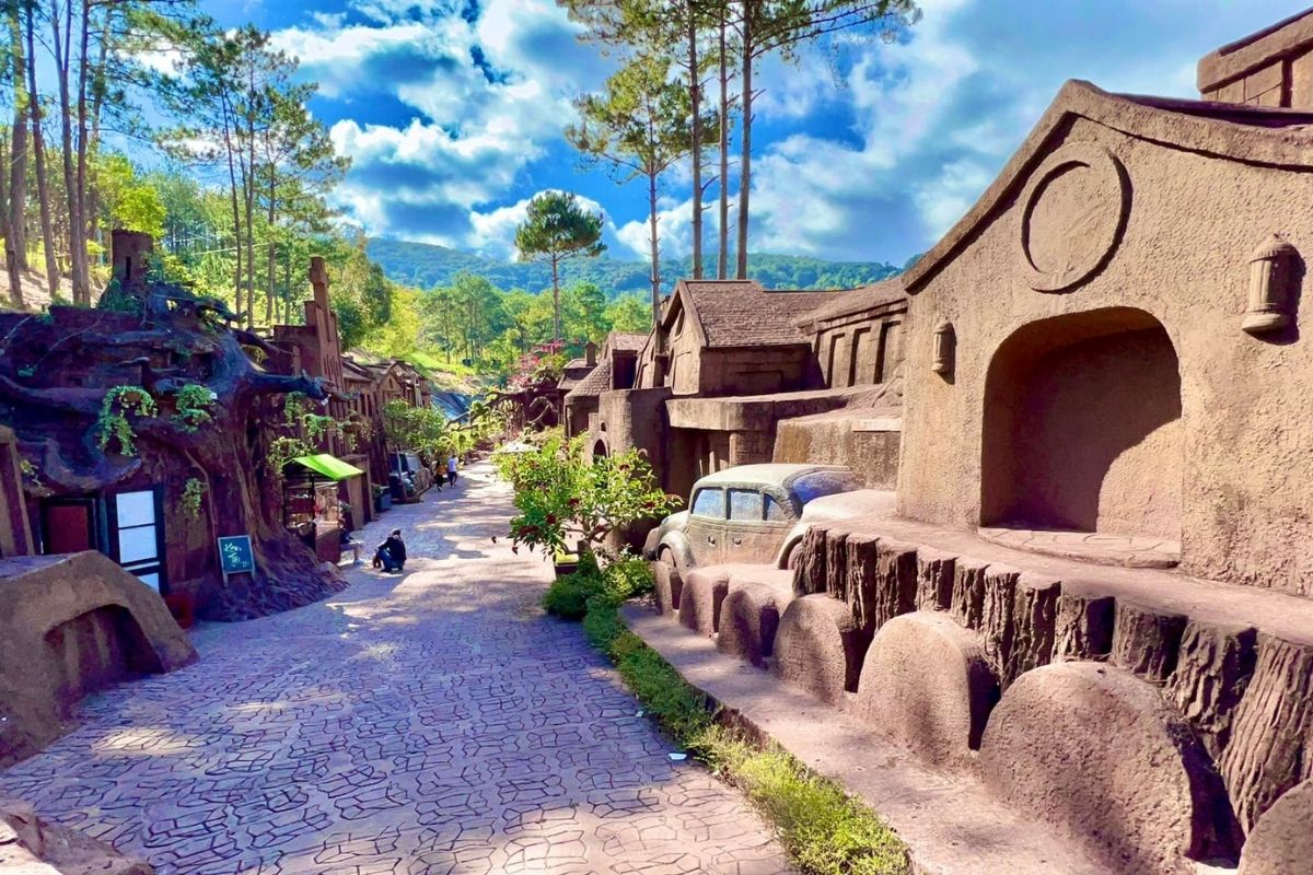 The-beauty-view-of-Clay-Tunnel
