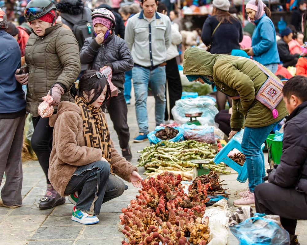 Bac-Ha-Market-in-Sapa