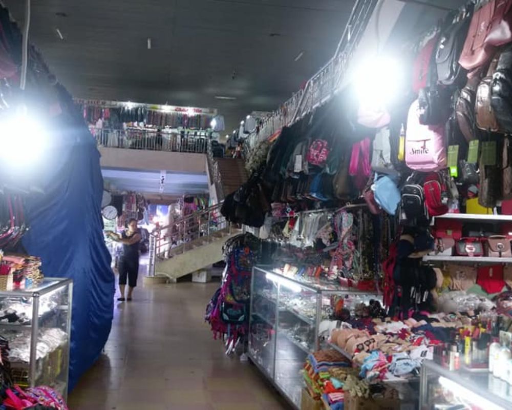 Clothing-area-at-Hoa-Khanh-market