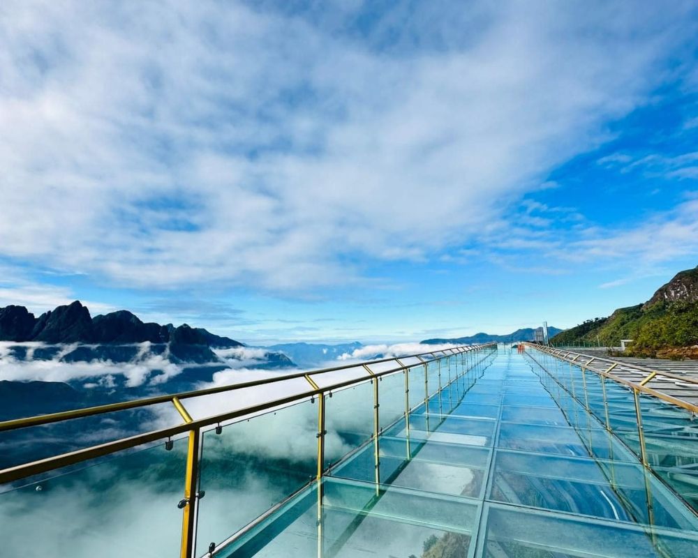 Sapa-Glass-Bridge-2