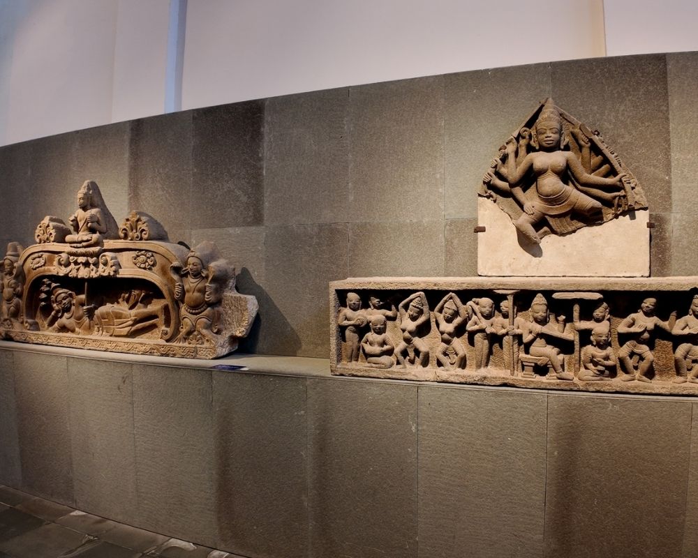 Artifacts-depicting-the-daily-life-of-ancient-Cham-people