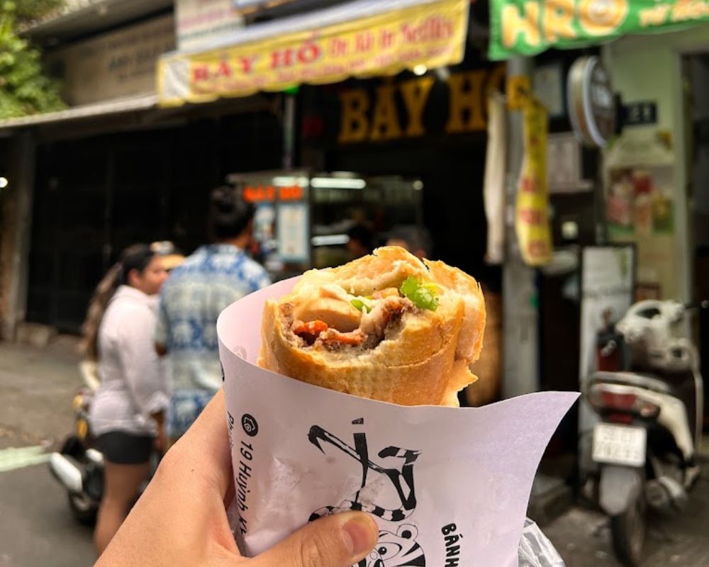 Banh-mi-Bay-Ho