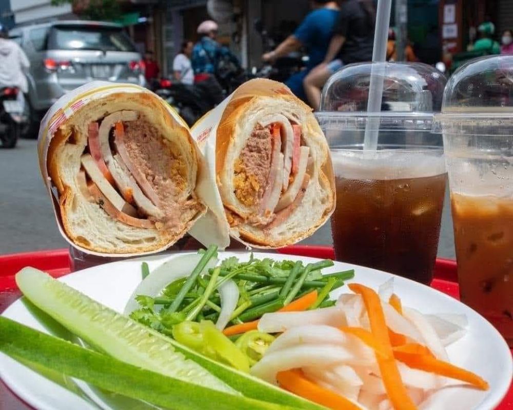 Banh-mi-Huynh-Hoa