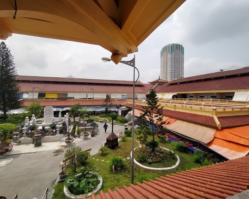 Beautiful-architecture-of-Binh-Tay-market