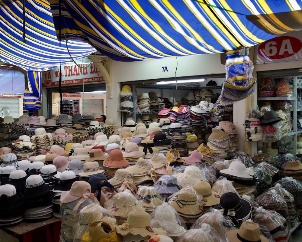 Hat-shop-in-Binh-Tay-market