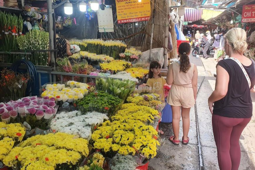 Travel Guide: Ho Thi Ky Flower Market