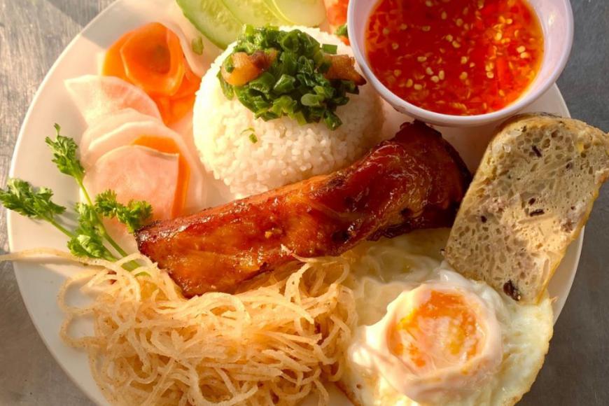 Vietnamese Broken Rice: The Best Food To Enjoy On Your Journey