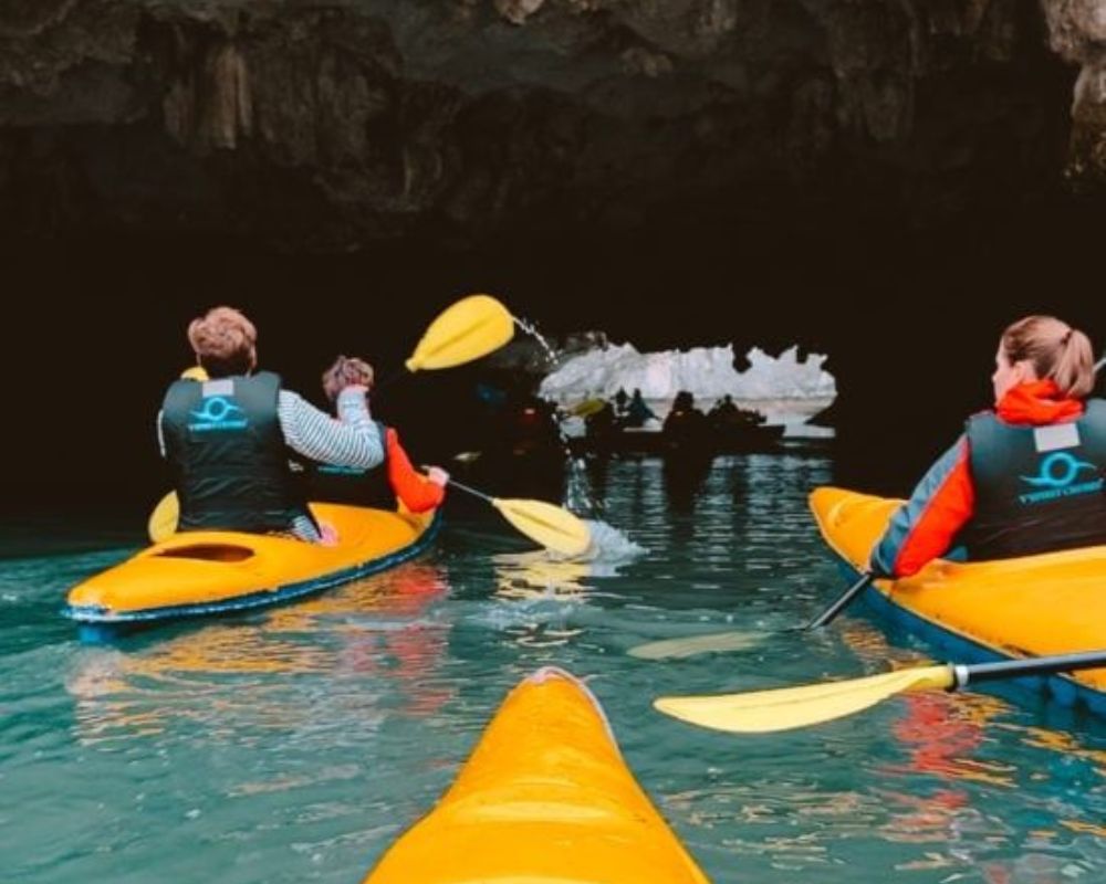 Boating-in-Ha-Long_1