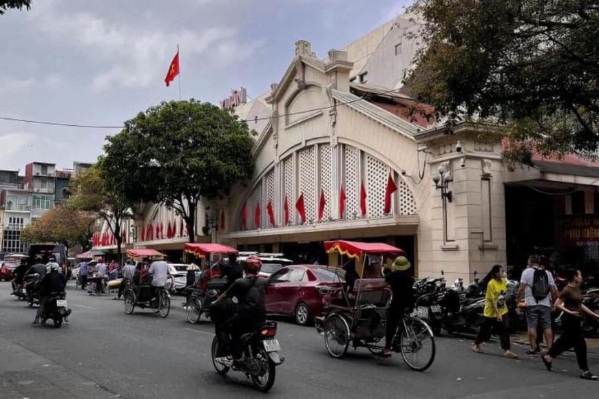 Travel Guides To Dong Xuan Market, Hanoi