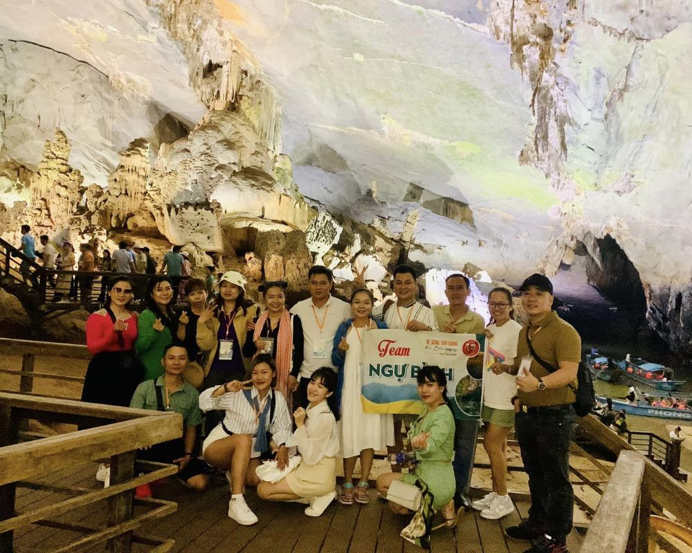 A-group-of-friends-are-inside-Phong-Nha-Ke-Bang-cave
