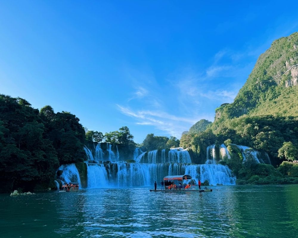 Ban-Gioc-Waterfall-is-located-in-Cao-Bang-Province