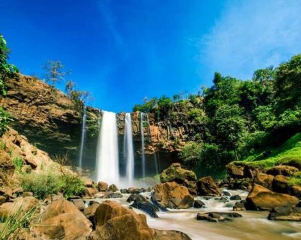 Du-Gia-Waterfall