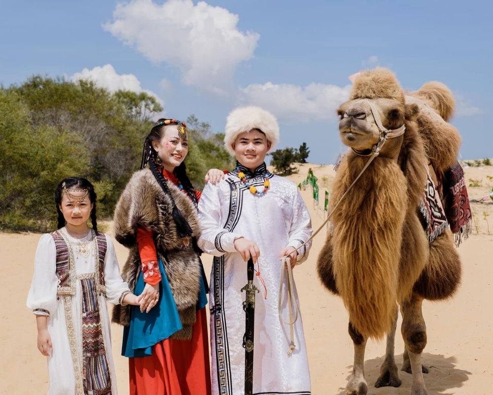 Experience-taking-photos-of-Mui-Ne-with-a-camel