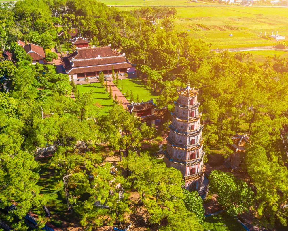 View-of-the-Thien-Mu-pagoda
