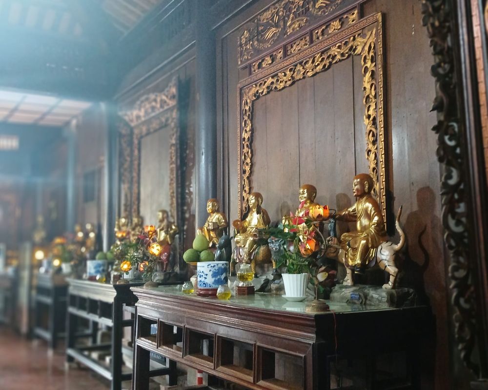 Image-inside-Vinh-Trang-Pagoda