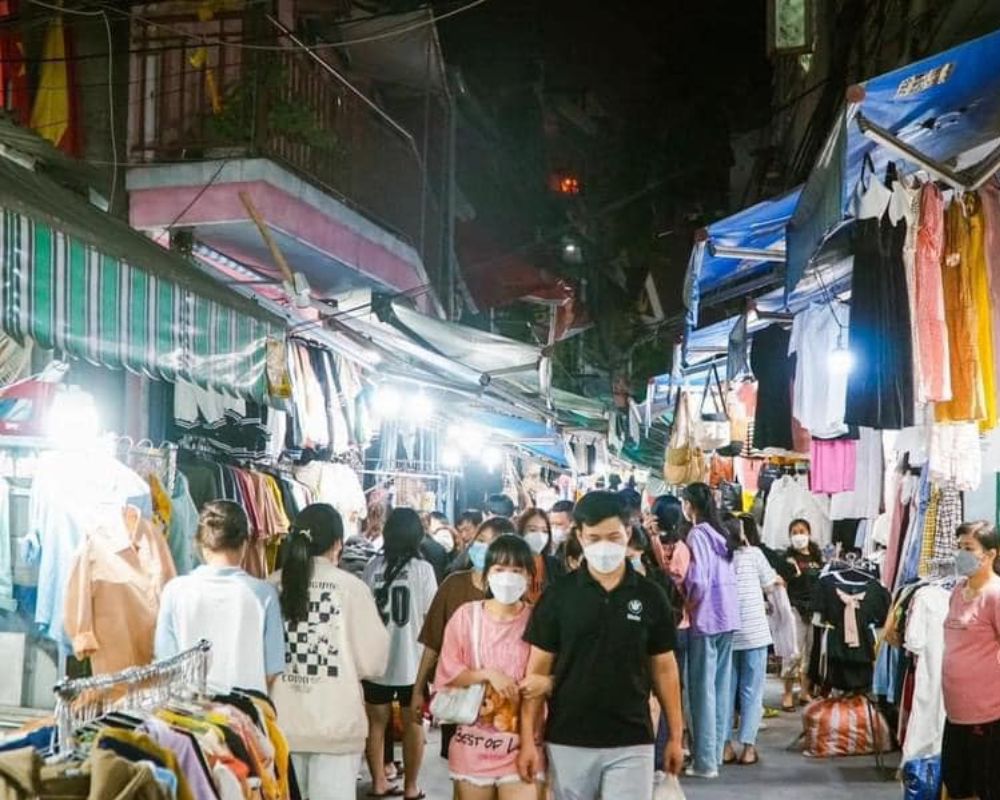 Le-Duan-Night-Market