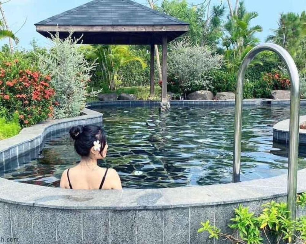 Bathing-in-mineral-water-springs-in-Binh-Chau-Vung-Tau