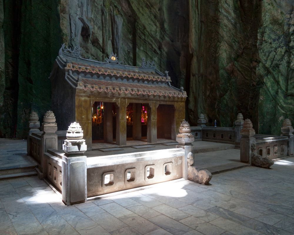 Temple-inside-Huyen-Khong-cave-on-Ngu-Hanh-Son-mountain-Danang