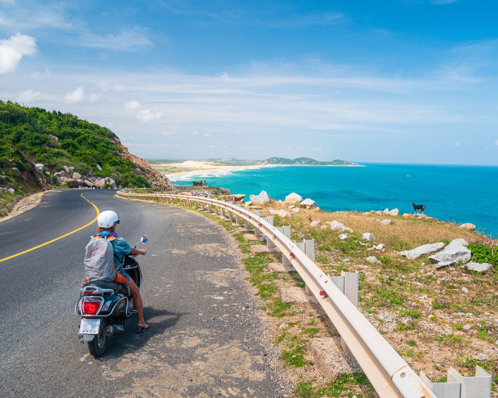 Transfer-from-Ho-Chi-Minh-City-to-Phan-Thiet-by-motorbike