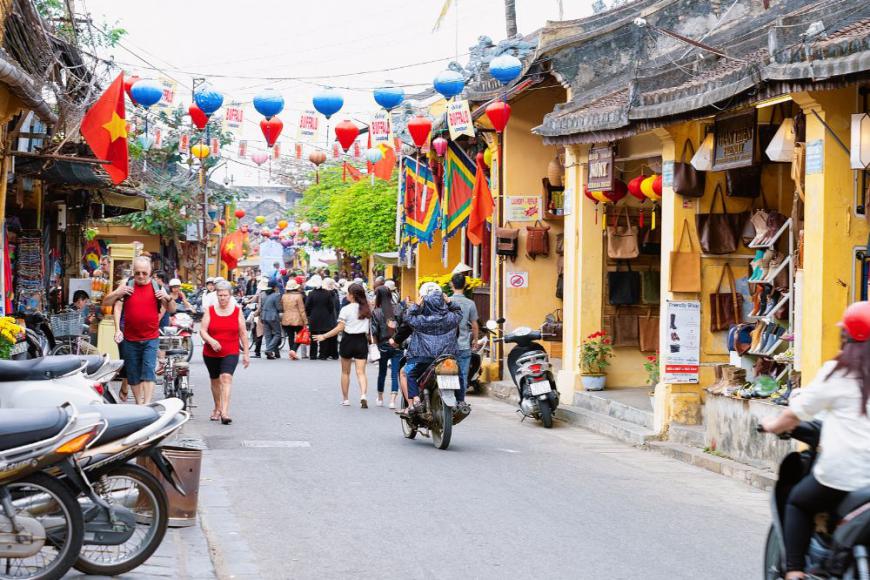 How To Travel From Nha Trang To Hoian?