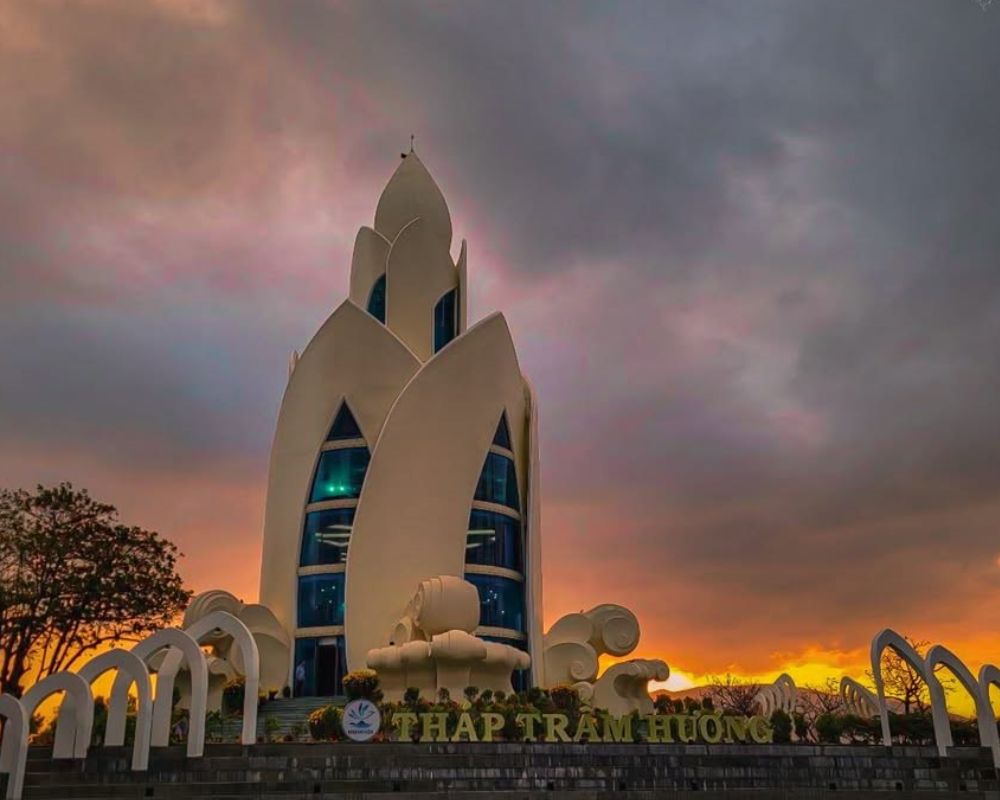 Tram-Huong-Tower