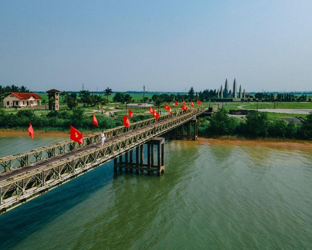 Hien-Luong-Bridge