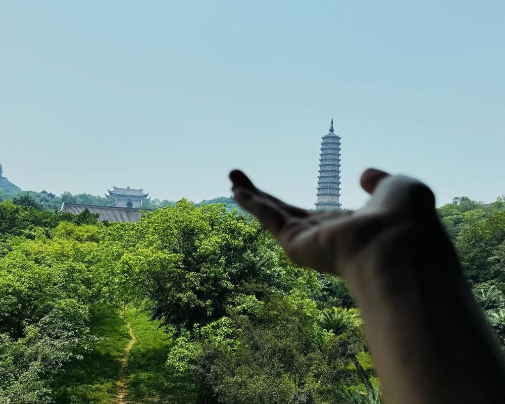 Watching-Bai-Dinh-Pagoda-from-away